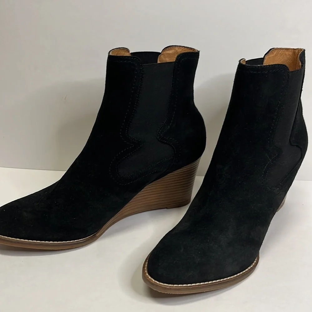 Andre Assous Palmer Black Suede Chelsea Wedge Ankle Booties 9.5